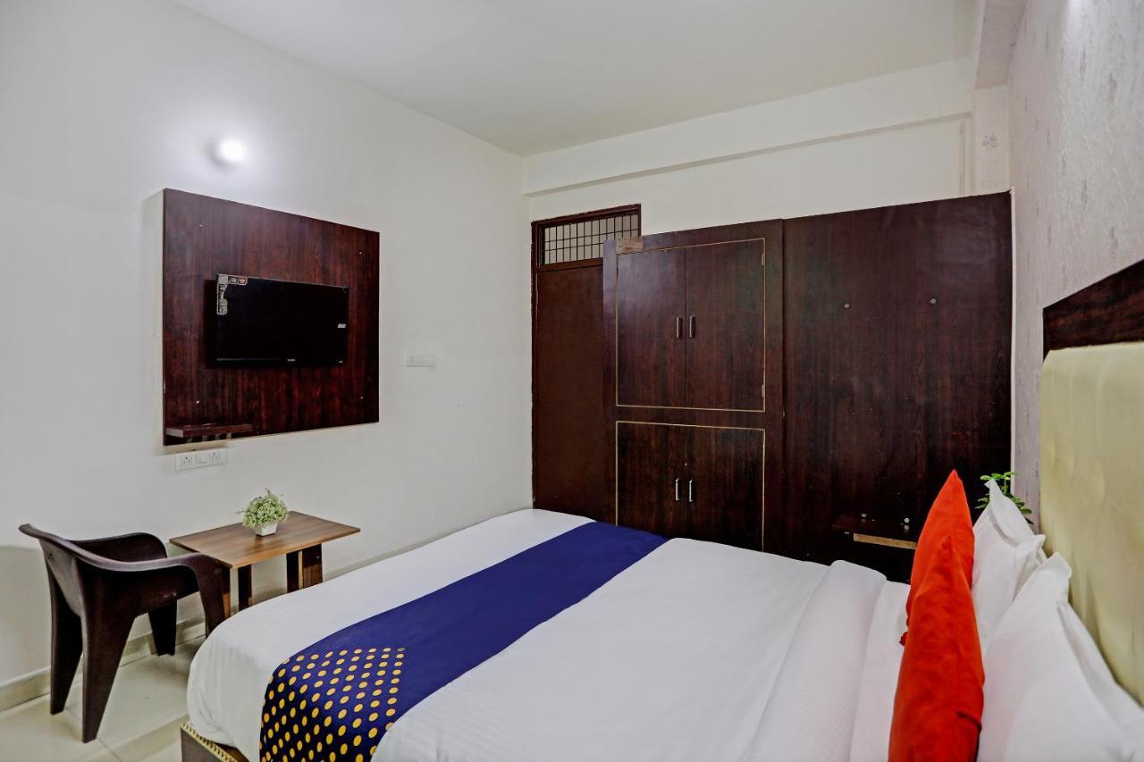 Hotel Shree *